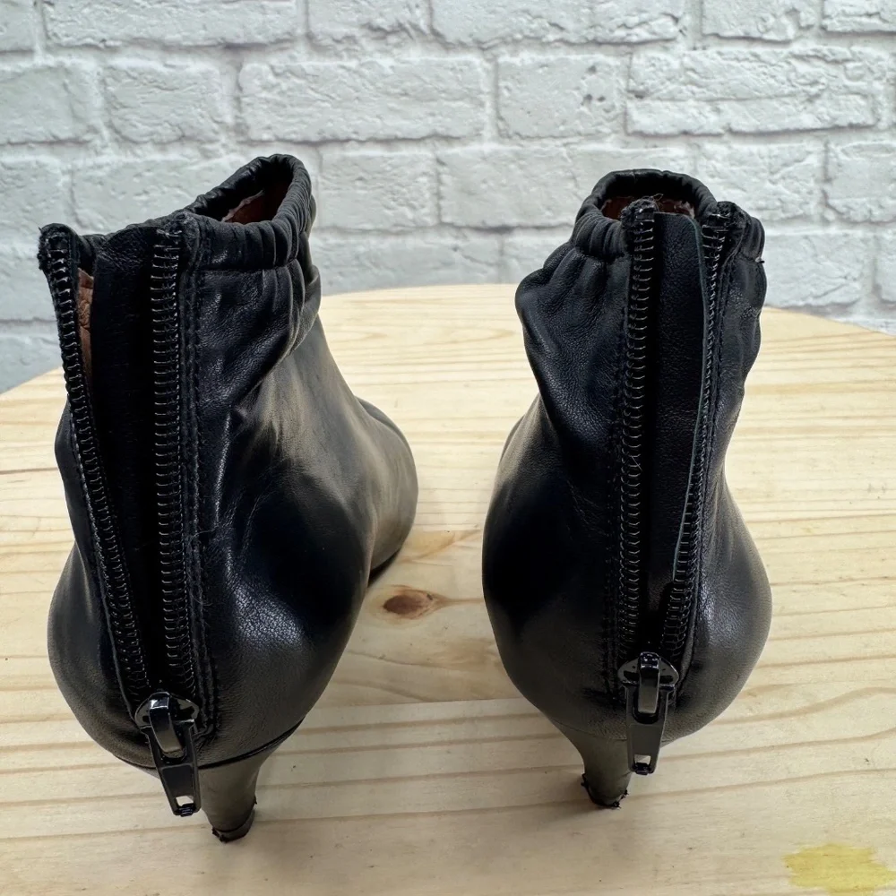JEFFREY CAMPBELL Women's Black Zosia Kitten Heel Booties Elastic Ankle Sz 7.5